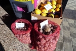 Продажа картошки в магазине на острове Тенерифе.