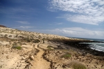 Вдоль западного побережья острова на север ведет приятная песчаная велосипедная