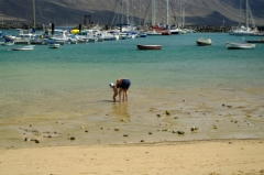 Playa de El Pueblo - пляж прямо в Галета дель Себо. Ничего общего с пляжами у портов у него нет. Песок чистый, вода зеленая, прозрачная.