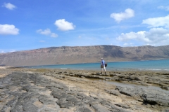 Playa de El Saladoю После прилива в лужицах остается масса всякой живности - крабики, рыбки, рачки. Можно бродить, глядя себе под ноги, часами:)